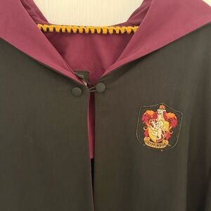 Warner Bros. Gryffindor Robe - Black and Maroon